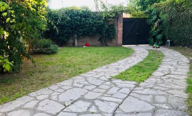 Amplia casa a la venta en Bella Vista