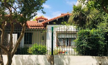 Amplia casa a la venta en Bella Vista