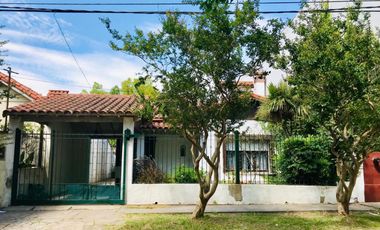 Amplia casa a la venta en Bella Vista