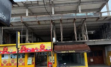 PROPIEDAD A LA VENTA CON LOCAL, VIVIENDAS Y ESTRUCTURA DE DOS PLANTAS A TERMINAR.... PLENO CENTRO IMPERDIBLE