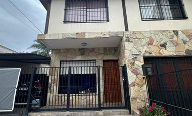 Casa de cinco ambientes a la venta en Los Polvorines, APTO CREDITO