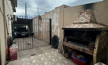 Casa de cinco ambientes a la venta en Los Polvorines, APTO CREDITO