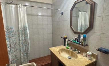 Casa de cinco ambientes a la venta en Los Polvorines, APTO CREDITO