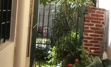 Casa en VENTA sobre calle asfaltada a pocas cuadras de la estación de Glew.