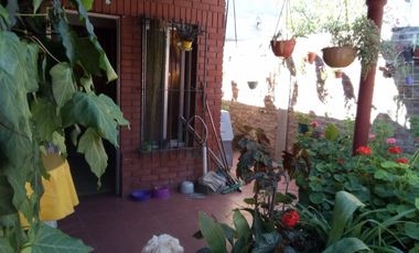 Casa en VENTA sobre calle asfaltada a pocas cuadras de la estación de Glew.