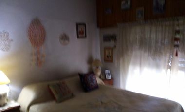Casa en VENTA sobre calle asfaltada a pocas cuadras de la estación de Glew.