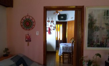 Casa en VENTA sobre calle asfaltada a pocas cuadras de la estación de Glew.