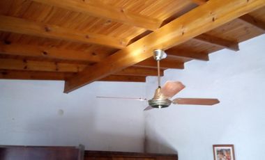 Casa en VENTA sobre calle asfaltada a pocas cuadras de la estación de Glew.