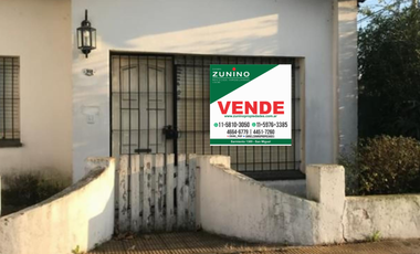 Casa de tres ambientes a la venta en Bella Vista