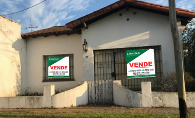 Casa de tres ambientes a la venta en Bella Vista