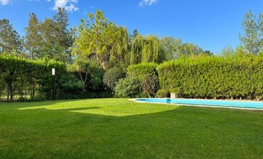 Alquiler de casa AMOBLADA en Echeverria del lago .