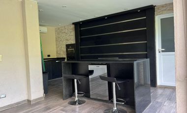 Alquiler de casa AMOBLADA en Echeverria del lago .