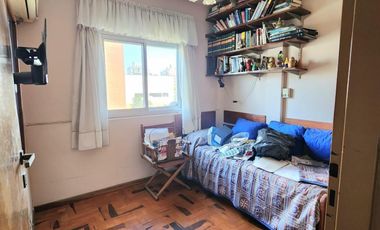 EXCELENTE DPTO CENTRICO DOS DORM, DOS BAÑOS, COCHERA DOBLE