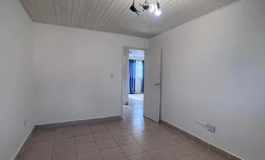 Casa de tres ambientes en alquiler