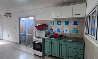 Casa de tres ambientes en alquiler
