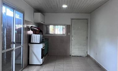 Casa de tres ambientes en alquiler