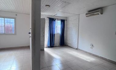 Casa de tres ambientes en alquiler