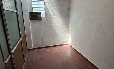 Excelente oficina comercial frente a la plaza principal de San Justo