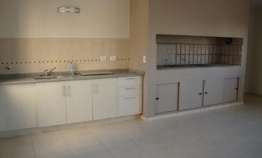 BELLO DEPARTAMENTO EN ALQUILER PERMANENTE EN VILLA CARLOS PAZ, Céntrico, 2 dormitorios con patio.