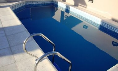 BELLO DEPARTAMENTO EN ALQUILER PERMANENTE EN VILLA CARLOS PAZ, Céntrico, 2 dormitorios con patio.