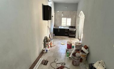 Casa de 3 amplios ambientes con patio