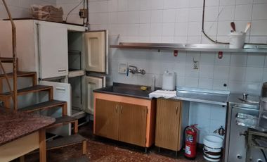 Local todo preparado para heladería, s/ 2º Rivadavia  a 3 cuadras de la estación de Haedo y 1 de una Clinica