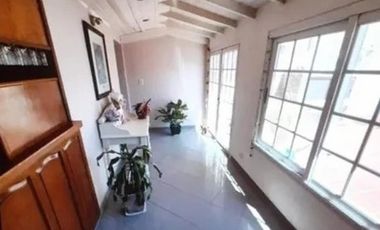 CHALET 6 AMBIENTES  CON PILETA Y COCHERA