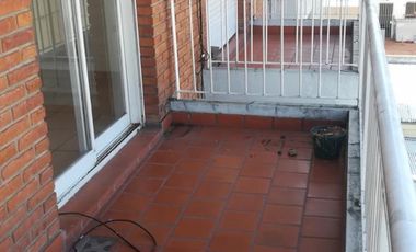 MUY BUEN DEPARTAMENTO DE 3 AMB. CENTRO DE SAN FERNANDO.PTE PERON 757