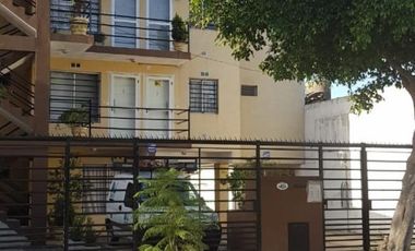 DEPARTAMENTO DE 2 AMBIENTES CON COCHERA CON PORTÓN AUTOMÁTICO Y TERRAZA, MORON