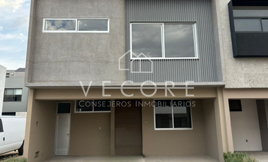 CASA EN VENTA EN  SANTILLANA, SOLARES, ZAPOPAN