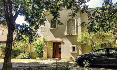 VENTA DE CASA EN Malvinas Argentinas
