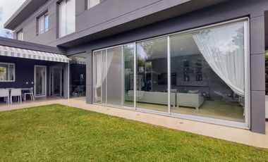 VENTA DE CASA EN Malvinas Argentinas