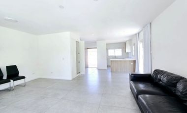 ALQUILER DE CASA EN Pilar