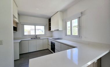 ALQUILER DE CASA EN Pilar