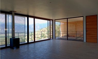 Moderna Casa en Olmué