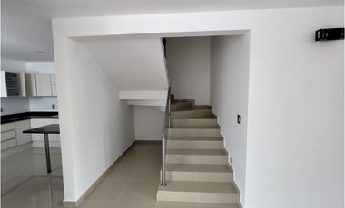 Se vende casa nueva en Explanada Sur, Pachuca de Soto, Hgo.