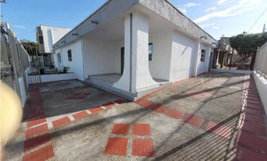 Vendo casa en el barrio Los Pinos