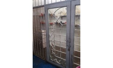 Se vende Lote/Bodega en Pinares