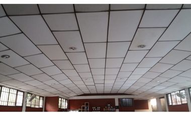 Se vende Lote/Bodega en Pinares