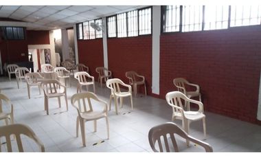 Se vende Lote/Bodega en Pinares