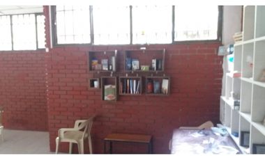 Se vende Lote/Bodega en Pinares