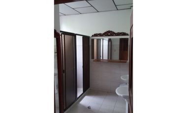 Se vende Lote/Bodega en Pinares