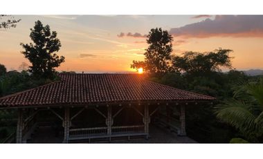 VENTA CASA CAMPESTRE Y FINCA MONTENEGRO QUINDIO