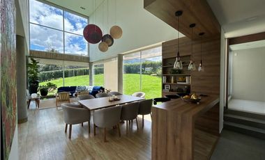 VENDO CASA EN CONJUNTO CERRADO EN LA CALERA