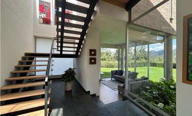 VENDO CASA EN CONJUNTO CERRADO EN LA CALERA