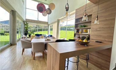 VENDO CASA EN CONJUNTO CERRADO EN LA CALERA
