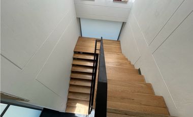 VENDO CASA EN CONJUNTO CERRADO EN LA CALERA