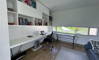 VENDO CASA EN CONJUNTO CERRADO EN LA CALERA