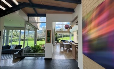 VENDO CASA EN CONJUNTO CERRADO EN LA CALERA
