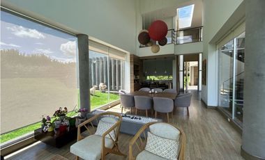 VENDO CASA EN CONJUNTO CERRADO EN LA CALERA